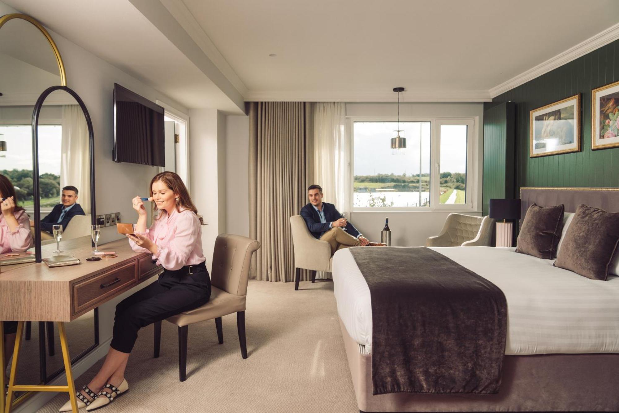 Ivanhoe Inn And Hotel Белфаст Экстерьер фото